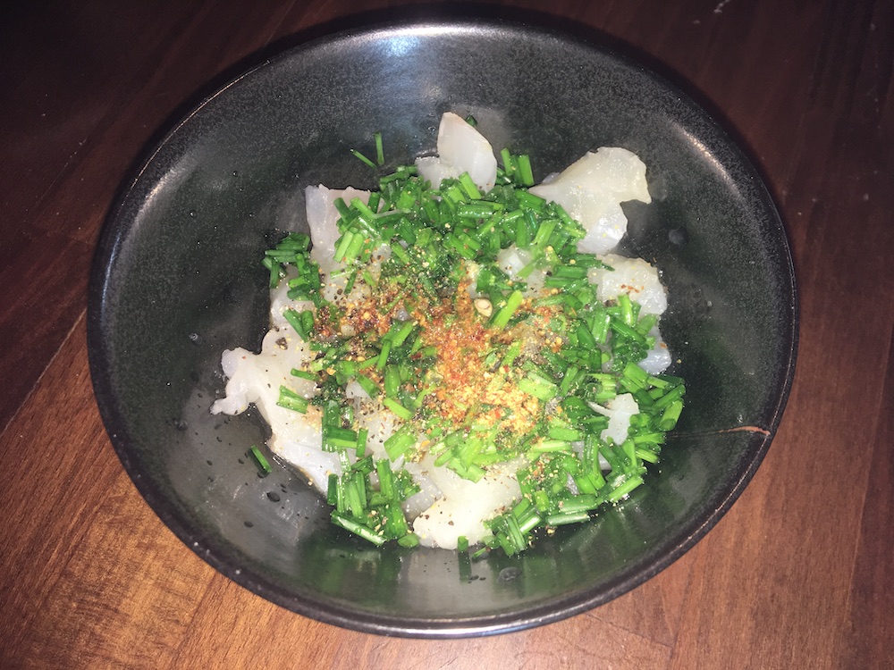 ceviche de vieille aux herbes et épices